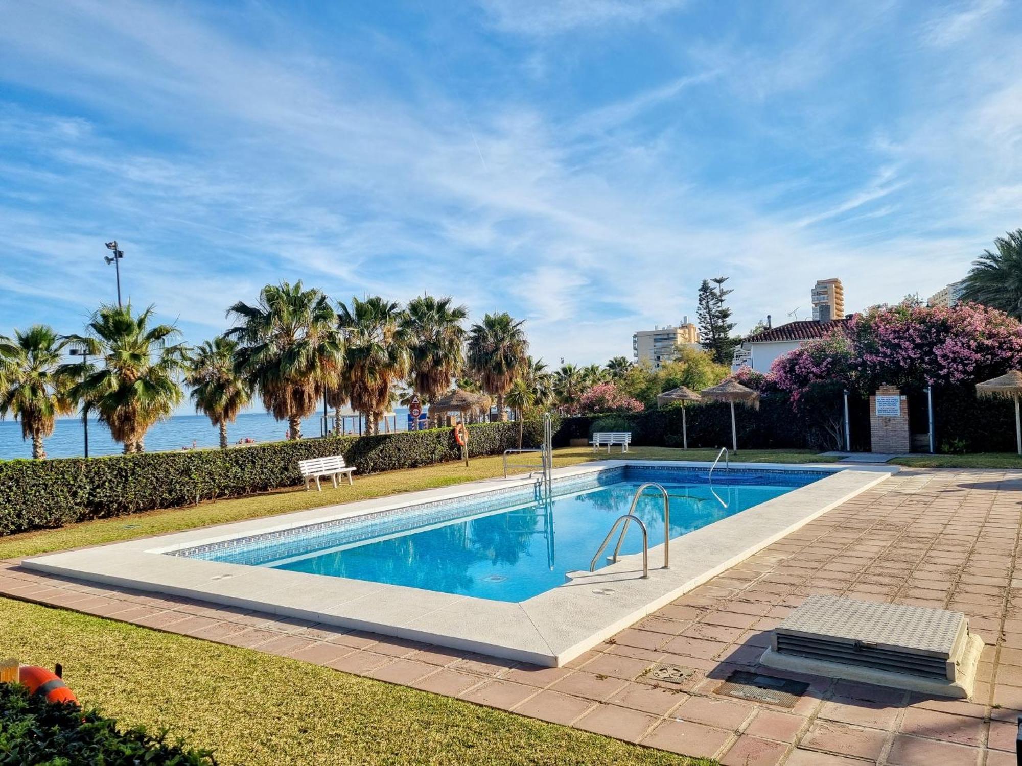 Las Antillas II Front Sea Views Pool 푸엔히롤라 외부 사진