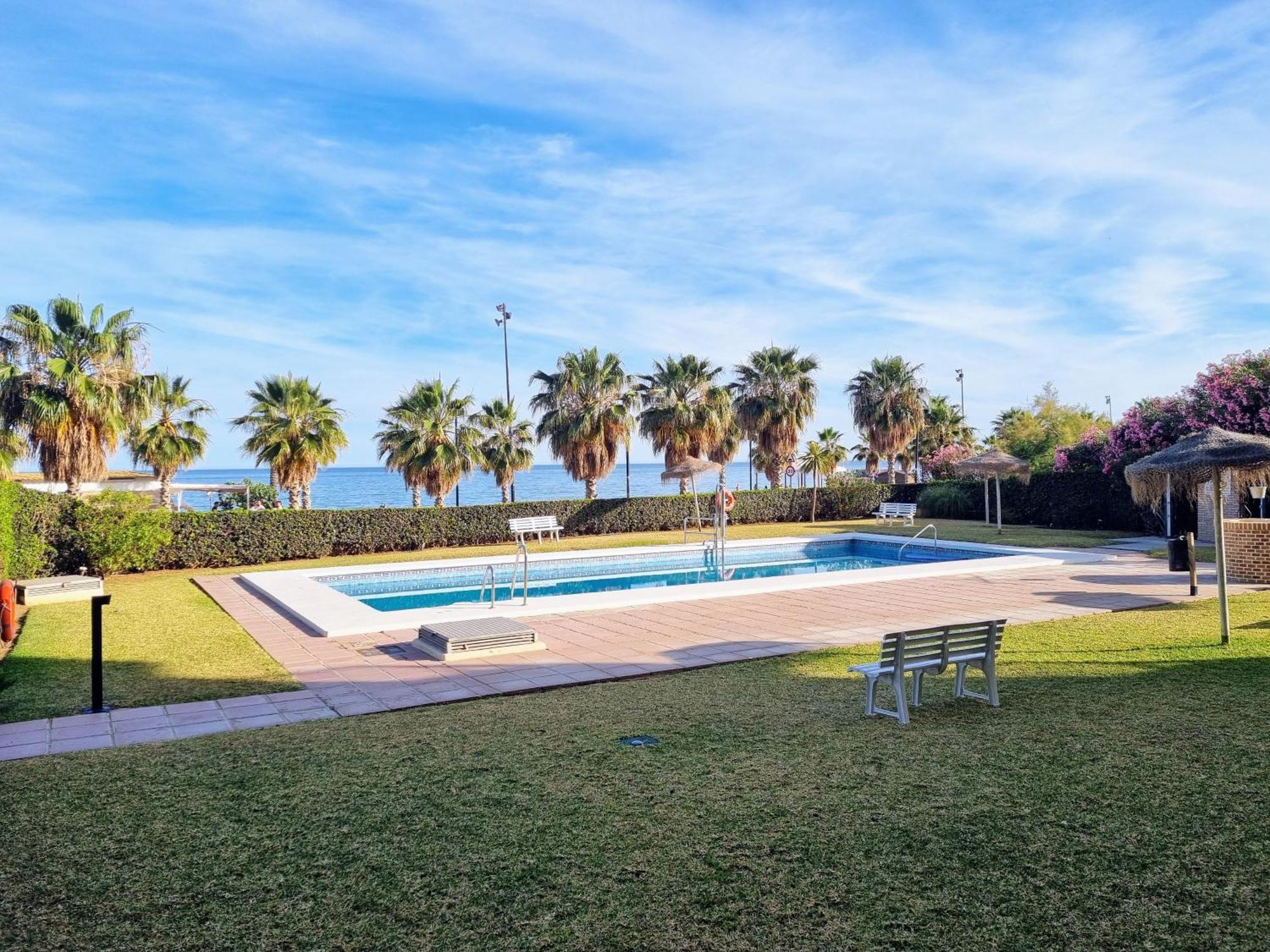 Las Antillas II Front Sea Views Pool 푸엔히롤라 외부 사진